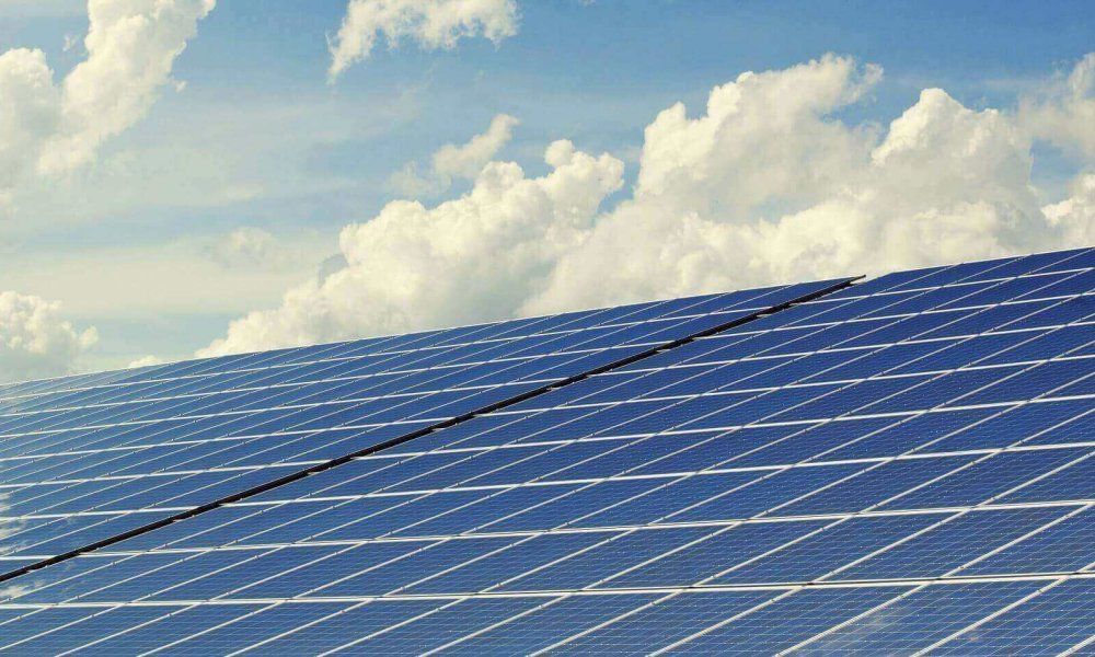 El Miteco aclara la prórroga para que las instalaciones de autoconsumo cumplan con los códigos de red