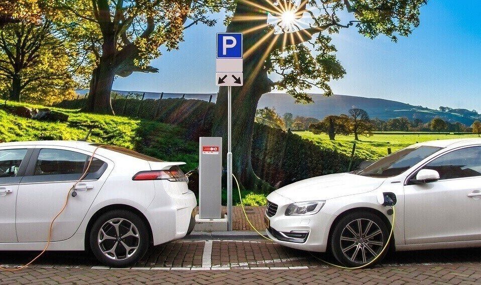 Un vehículo eléctrico con tres años de antigüedad mantiene de media el 53 % de su valor inicial