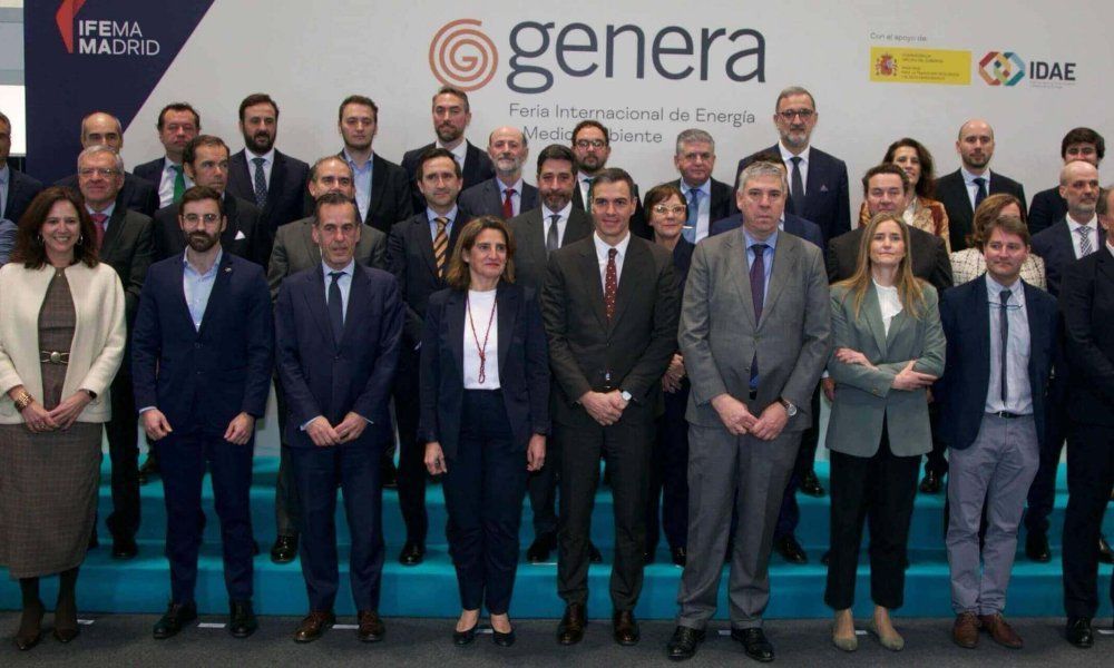 Pedro Sánchez inaugura una nueva edición de Genera que se estrena con pasillos y stands llenos de profesionales