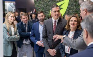 Pedro Sánchez inaugura una nueva edición de Genera que se estrena con pasillos y stands llenos de profesionales