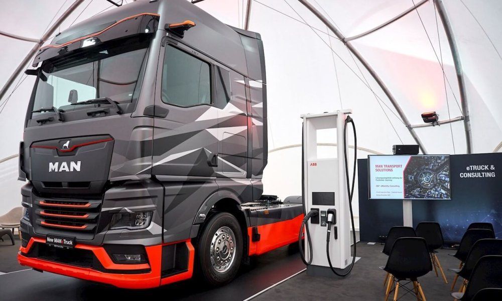 MAN y ABB E-mobility firman un acuerdo de colaboración técnica y cooperación en I+D