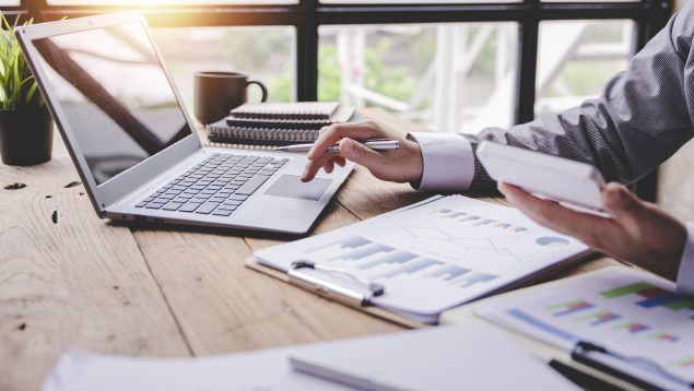 ¿Cuándo se va a regularizar la situación de los autónomos en el nuevo sistema de cotización por tramos?