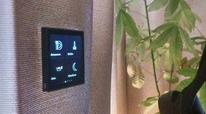 Niessen muestra en Casa Decor 2024 las opciones de su colección Alba, en una vivienda nómada