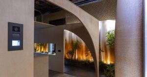 Niessen muestra en Casa Decor 2024 las opciones de su colección Alba, en una vivienda nómada