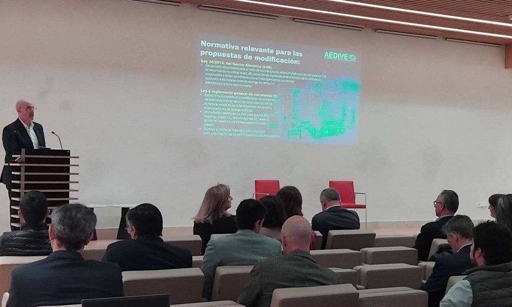 Aedive propone reformas regulatorias para potenciar el despliegue de la infraestructura de recarga de alta potencia