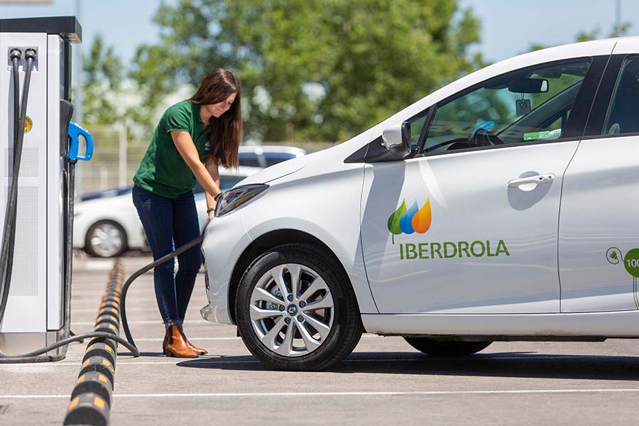 Iberdrola comienza la construcción de la electrolinera más potente de España