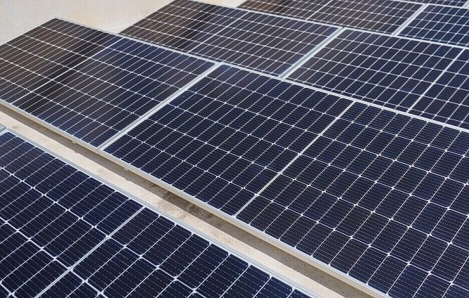 Un informe analiza los parámetros globales esenciales de las renovables en el presente y su proyección hacia el futuro