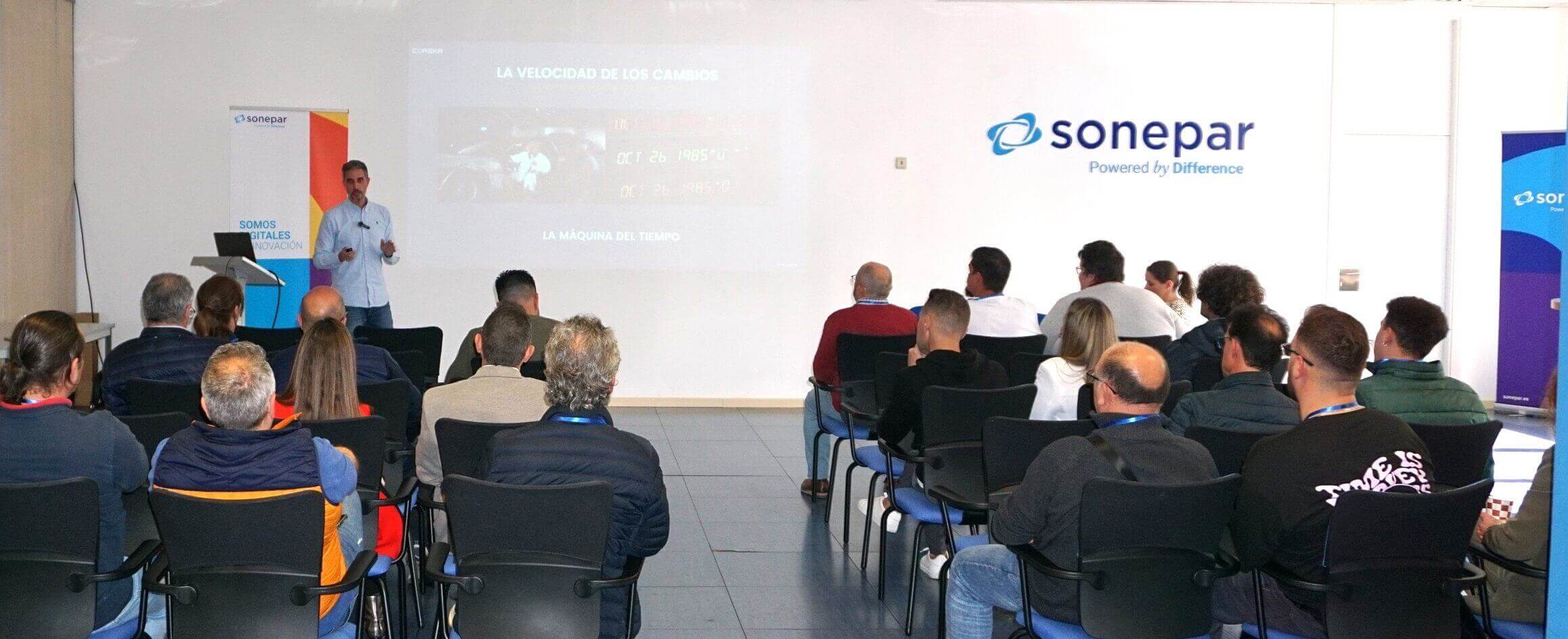 La sede de Sonepar acoge una sesión formativa sobre digitalización orientada a empresas instaladoras