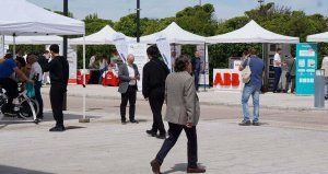 Una imagen de los stands exteriores