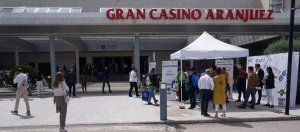 Un aspecto del acceso al Gran Casino de Aranjuez