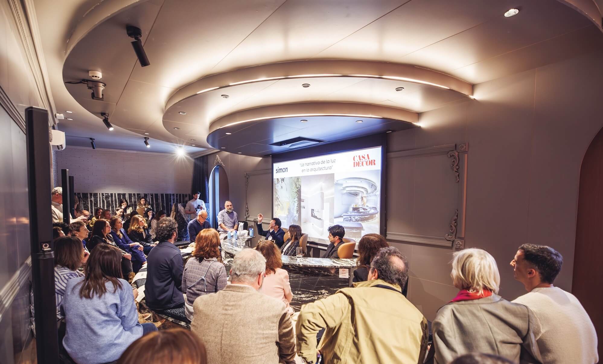 Simon propicia en Casa Decor un debate sobre “la narrativa de la luz en la arquitectura”