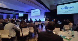 Adime anuncia que la distribución retrocede un 3,5 % en lo que va de año, pero que acabará 2024 ganando en torno al 4 ó 5 %