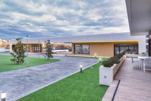 Agremia dona 3.100 euros a Casa Avintia