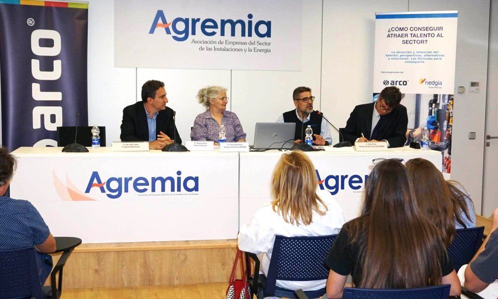 A la búsqueda de un Tinder con el que atraer talento al sector y casar oferta y demanda laboral