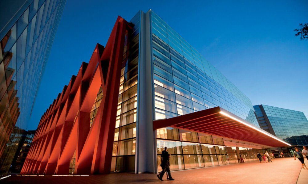 Orbis electrifica el parking del Museo de la Evolución Humana, en Burgos