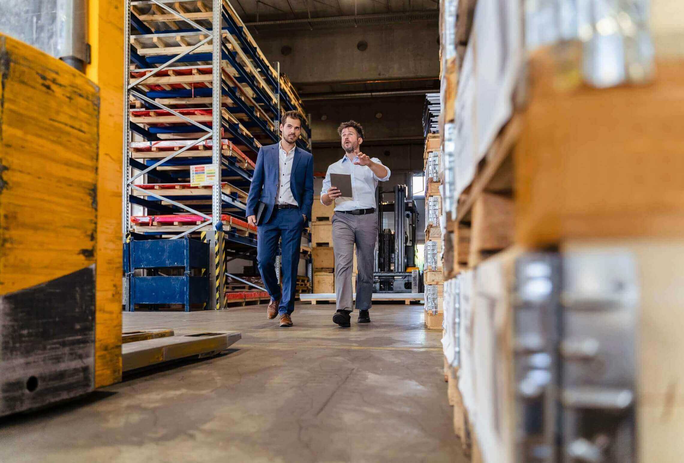 Todo lo que tienes que saber para iluminar un almacén