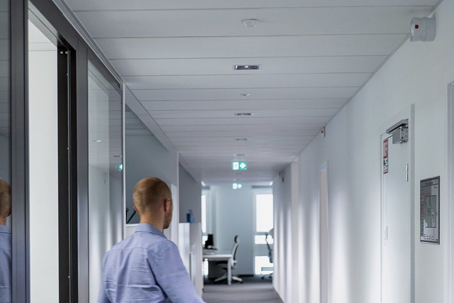 Nueva gama de detectores de presencia de Hager