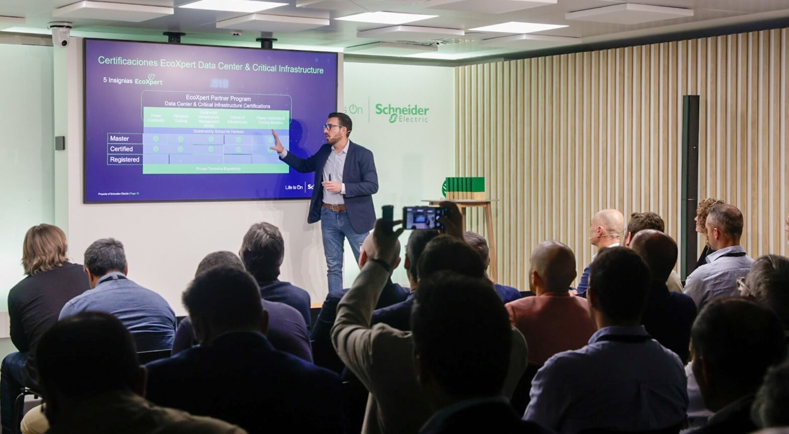 Schneider Electric vuelve a reunir a sus partners IT en los Innovation Days 2024