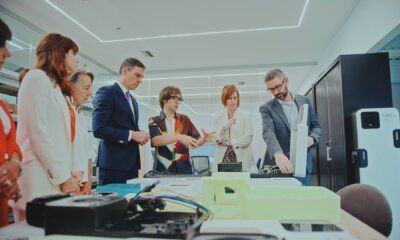 El presidente del Gobierno, Pedro Sánchez visita las instalaciones de Veltium