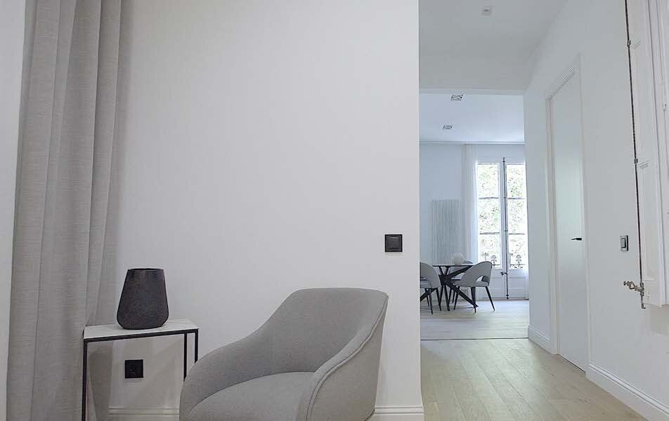 Finder moderniza una vivienda de Barcelona con el sistema Yesly