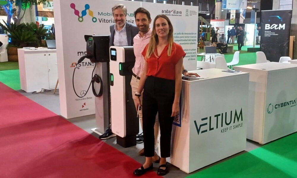 Veltium participa en el Foro Greencities & S-Moving 2024 con su gama de recarga para la vía pública