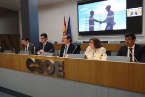 aelēc actualiza el estándar formativo en PRL que será imprescindible para trabajar con las compañías eléctricas