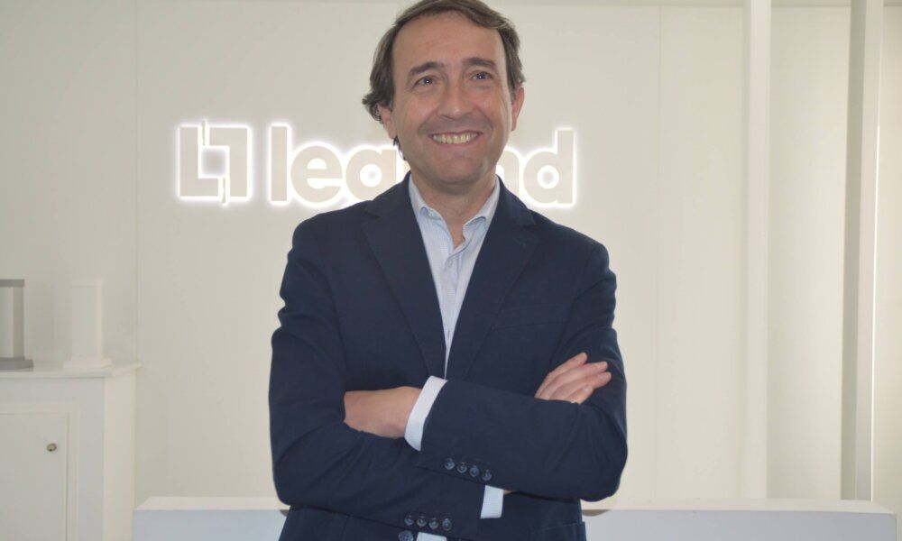 “El distribuidor es un actor fundamental para nosotros, al que vamos a ayudar a evolucionar para ofrecer soluciones cada vez más tecnológicas al instalador”, Dionisio Martín, director comercial de Legrand Group