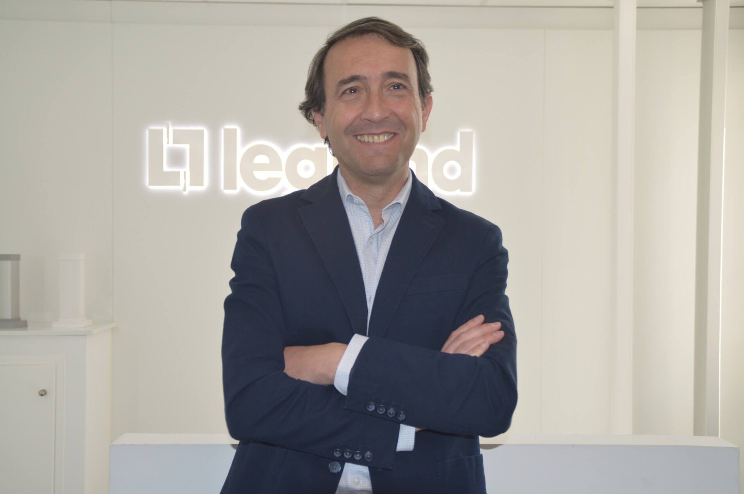 “El distribuidor es un actor fundamental para nosotros, al que vamos a ayudar a evolucionar para ofrecer soluciones cada vez más tecnológicas al instalador”, Dionisio Martín, director comercial de Legrand Group