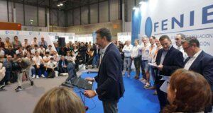 Alberto Leal, director de Matelec, interviene durante el acto de entrega de premios