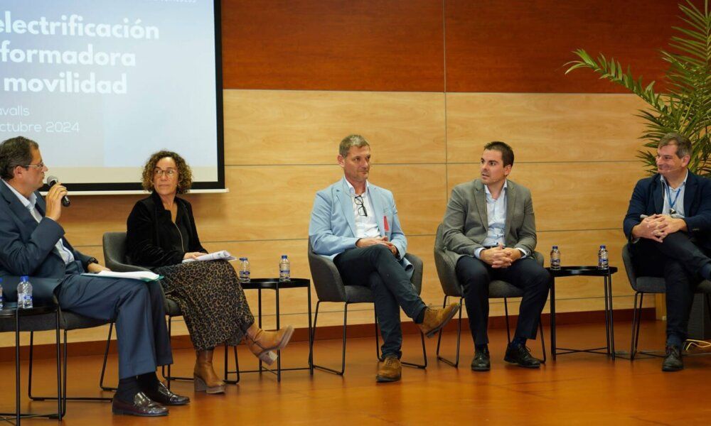 Circutor y AER impulsan el debate de la electrificación del transporte