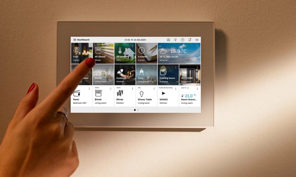 ABB presenta OneTouch 7”, único panel para la automatización del hogar y la comunicación por videoportero