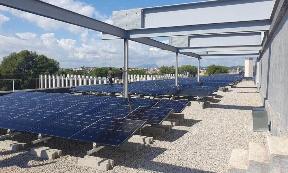 Grupo Novelec suministra equipos fotovoltaicos de última generación para una instalación de Esade