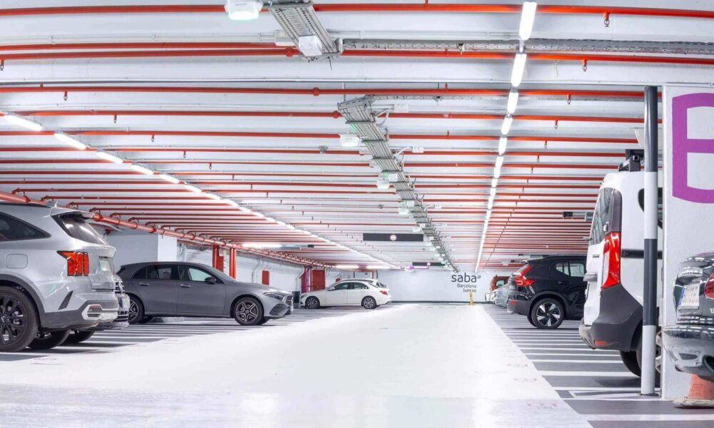 Ledvance moderniza con tubos LED regulables la iluminación del aparcamiento de Plaza Urquinaona, en Barcelona