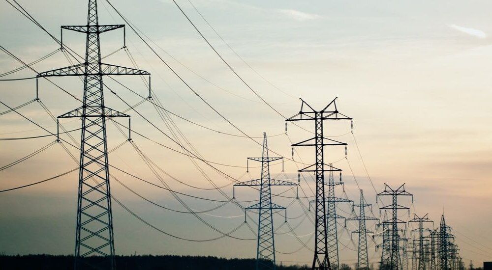 Las reclamaciones de las grandes eléctricas y de compañías independientes como Feníe Energía