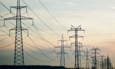 Las reclamaciones de las grandes eléctricas y de compañías independientes como Feníe Energía