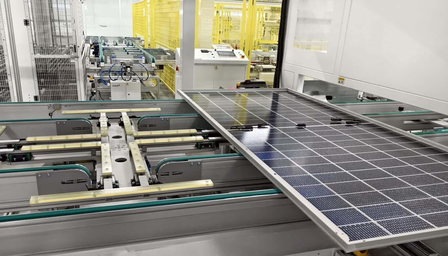 La nueva fábrica de Aiko de Jinan lanza su primer módulo solar