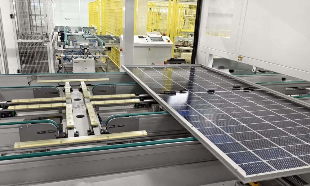 La nueva fábrica de Aiko de Jinan lanza su primer módulo solar