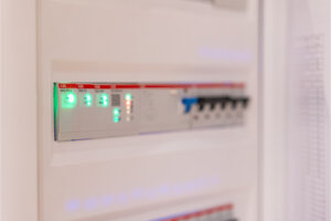 ABB y Samsung Electronics mejoran la experiencia del usuario en la gestión energética 