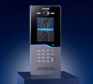 Fermax estrena Cora, nueva placa de calle con conectividad 4G de serie