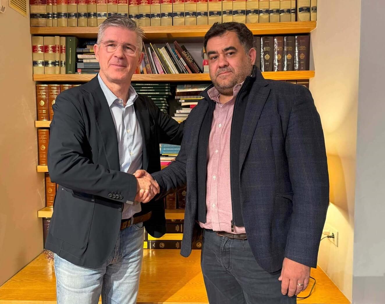 Manuel Jesús Coto, a la derecha de la imagen junto a su predecesor, Antonio Ruiz, nombrado nuevo presidente de Grudilec