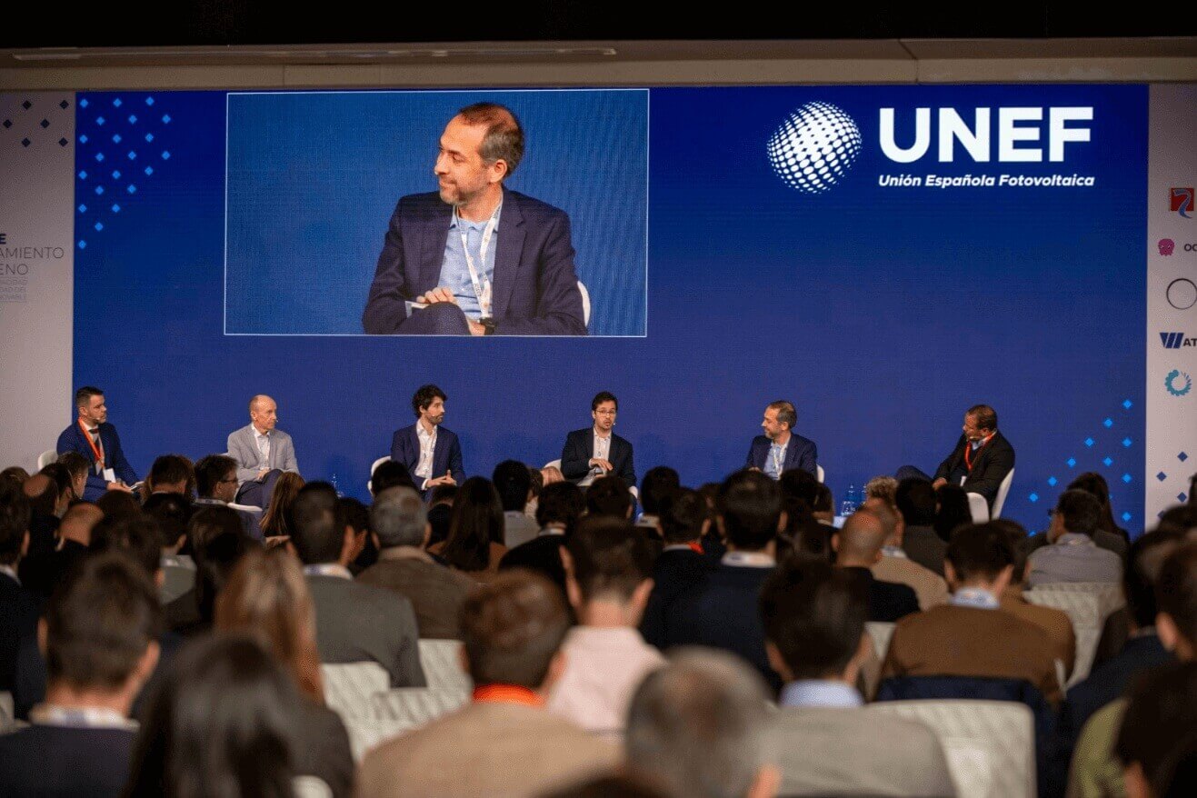 Unef llama a “agilizar la regulación del almacenamiento y dar un salto crucial en la transición energética”