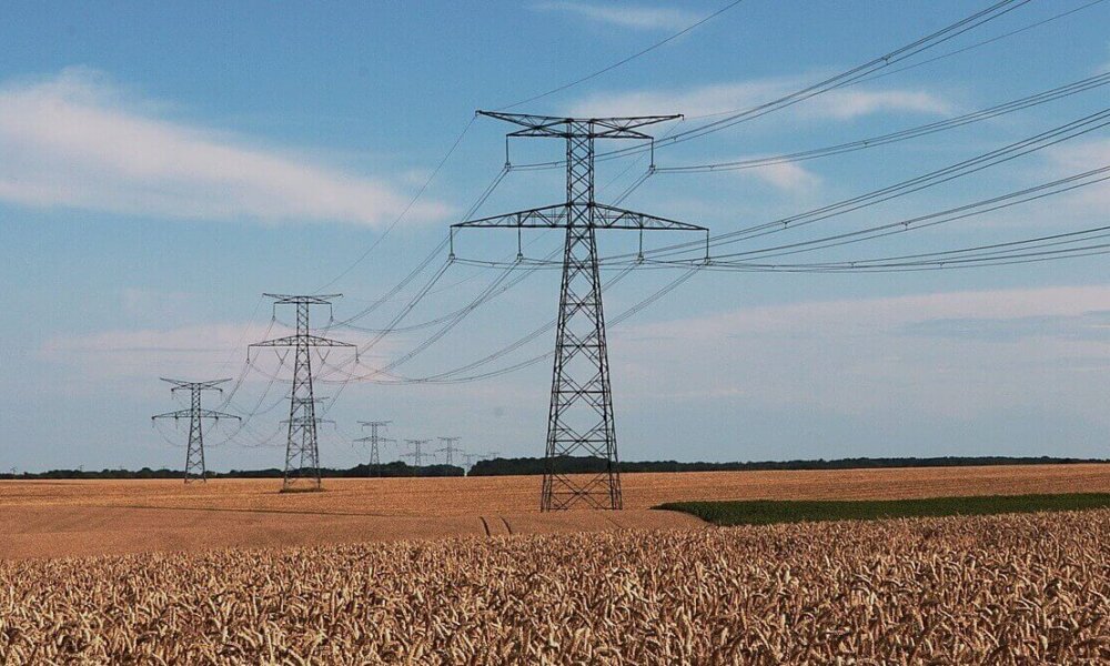 FENIE acompaña a las empresas instaladoras al adaptar los trámites de acceso y conexión a las nuevas exigencias de la CNMC