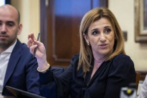 El tema de la rentabilidad va vinculado al talento, y la escasez de éste hace que se compita y haya multitud de movimientos y cada día es más duro porque se hace bajo parámetros que no son sostenibles