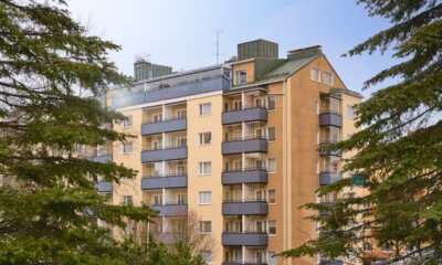 Fachada con barandillas fotovoltaicas para reducir más de un tercio del consumo de energía