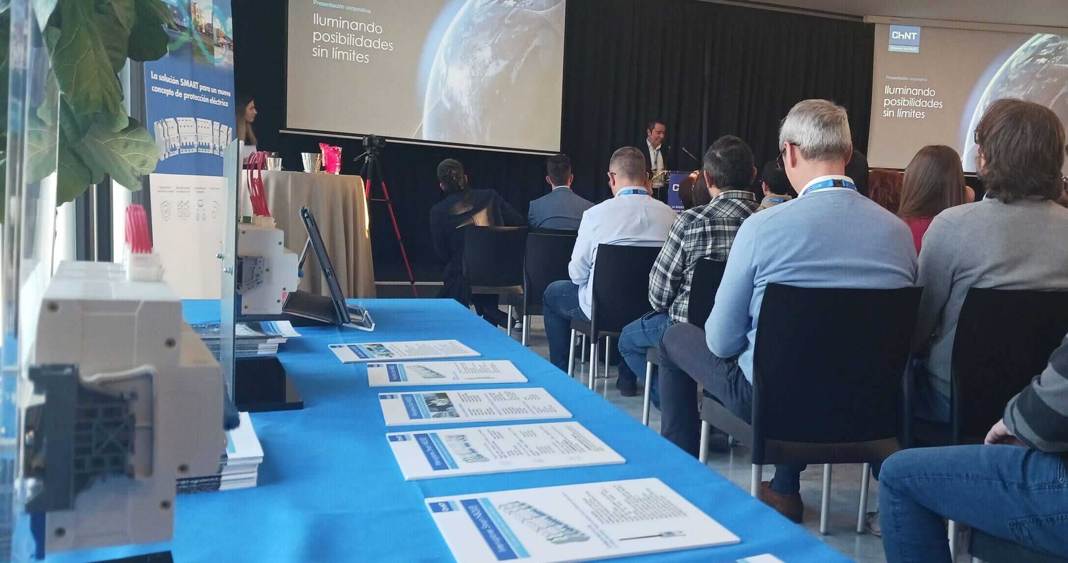 Chint Electrics presenta su nueva serie de interruptores inteligentes NB2 en el Círculo de Bellas Artes de Madrid