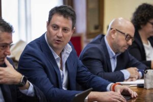 Los distribuidores estamos en un sándwich en el que se nos hace complicada esa inversión en talento, que estoy de acuerdo en que es totalmente necesaria