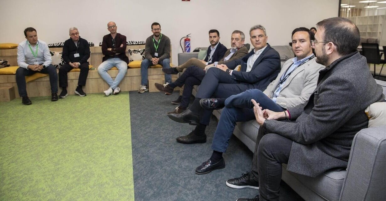 Los participantes, en el Desayuno organizado por Schneider Electric e Instaladores 2.0