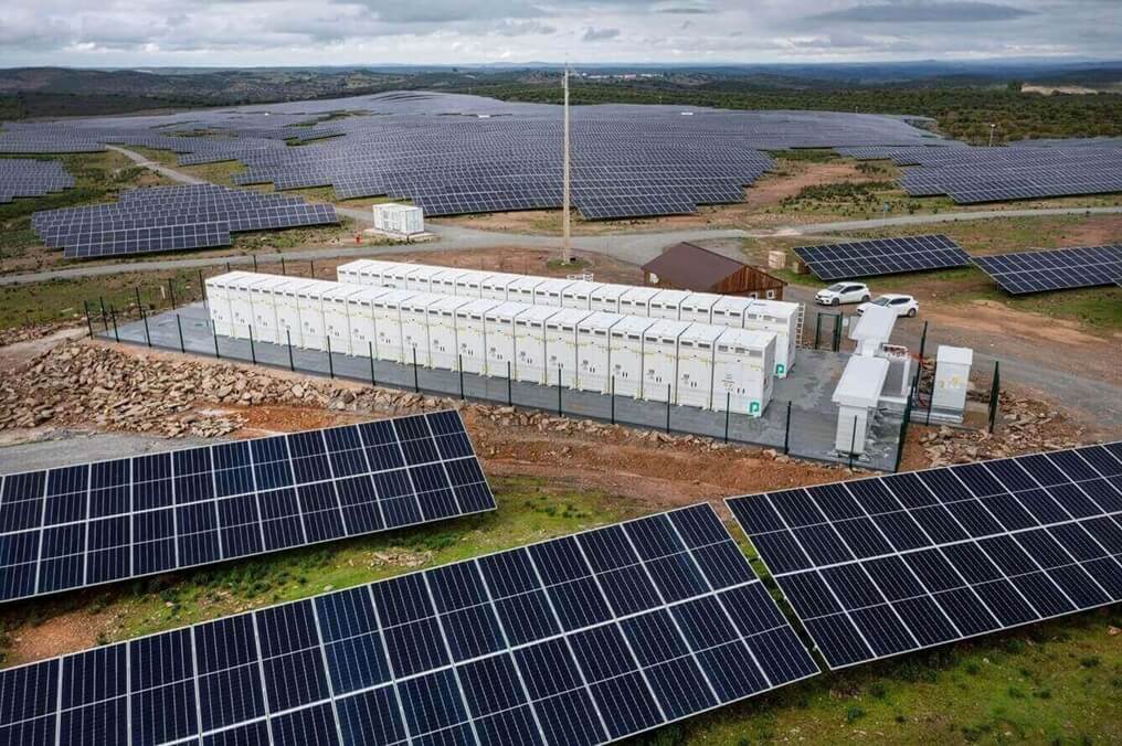 Galp y Powin instalan un sistema de baterías a gran escala en el parque solar de Alcoutim