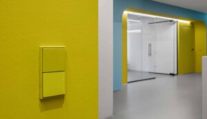 Jung lleva a Rebuild “la tecnología y el diseño de las instalaciones eléctricas del siglo XXI”