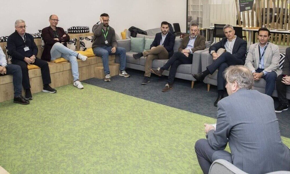 Schneider Electric e Instaladores 2.0 organizan un segundo desayuno en torno a almacenamiento y microgrids